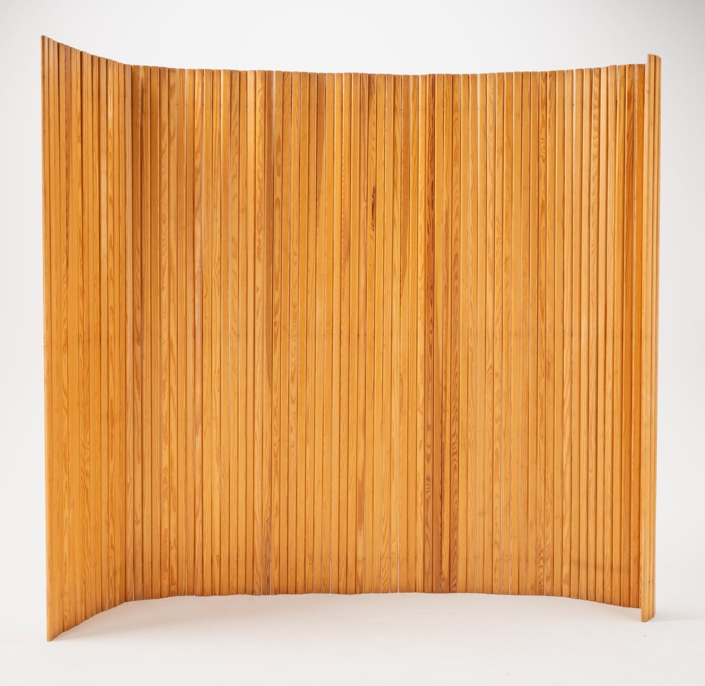 Alvar Aalto Screen 100 room divider with curved vertical pine slats and natural finish on white background