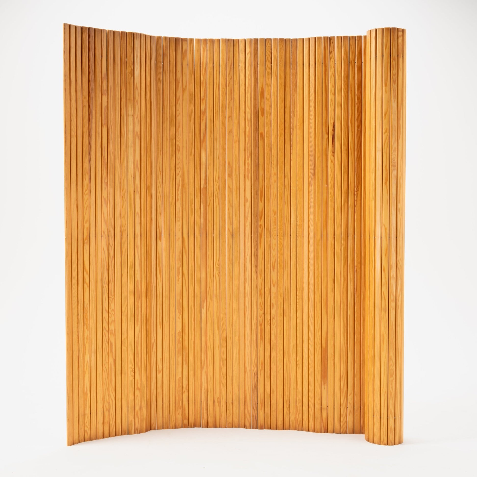 Alvar Aalto 'Screen 100' room divider with vertical pine slats and smooth natural wood finish on white background