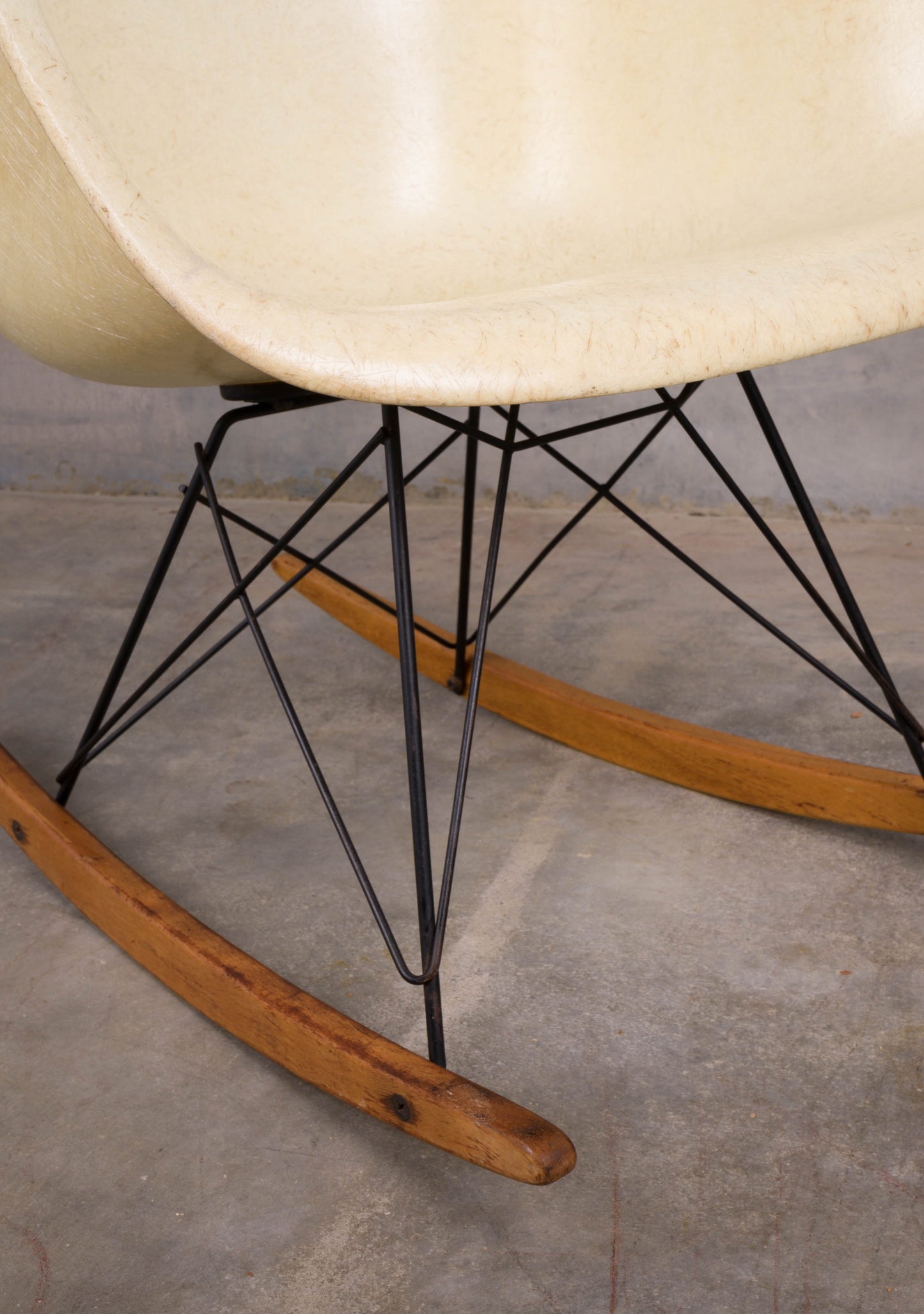 Eames Rope-Edge Fiberglass Rocker
