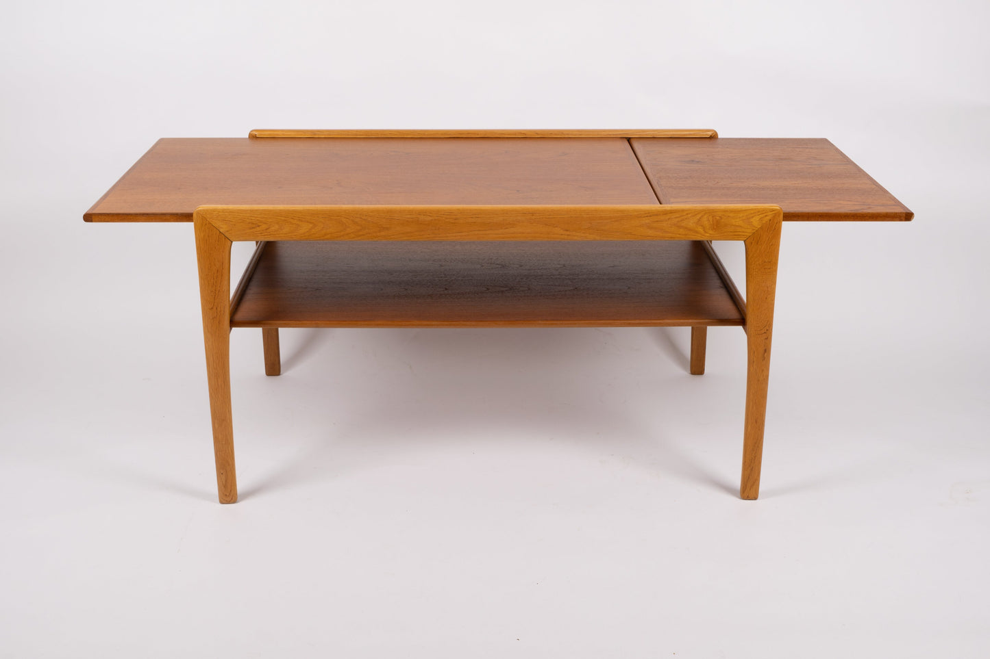 Expandable Coffee Table / Dining