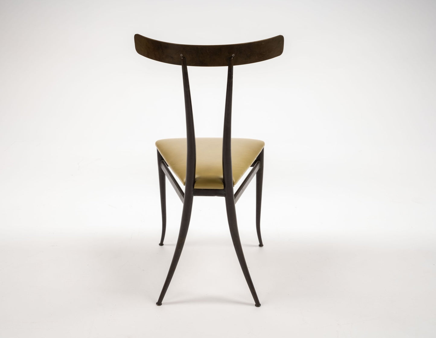 Italian mid-century brass Klismos chair with sculptural curved backrest and chartreuse leather upholstered triangular seat