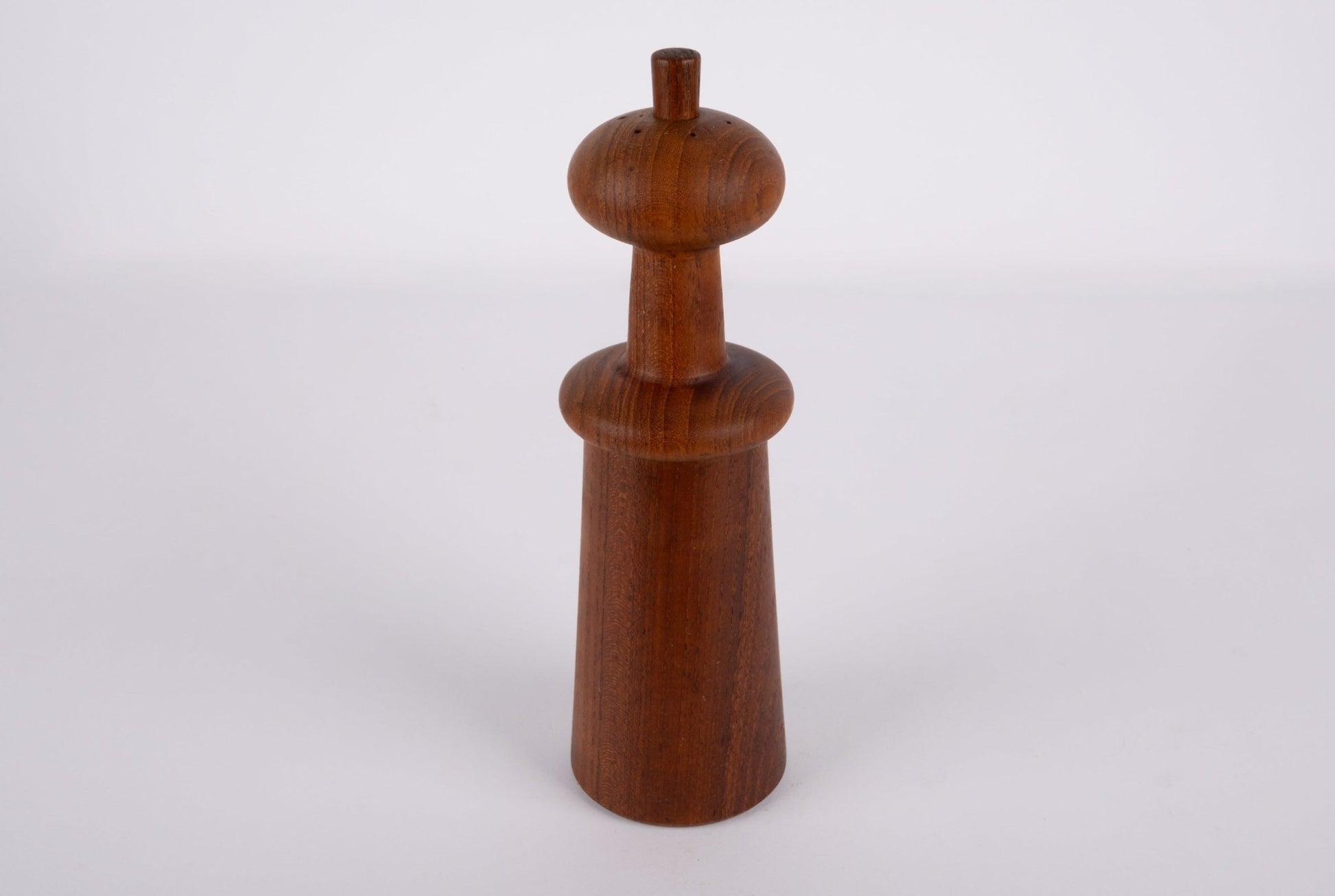 Jens Quistgaard 1950s Danish solid teak salt shaker and pepper grinder with tall sleek design by Dansk