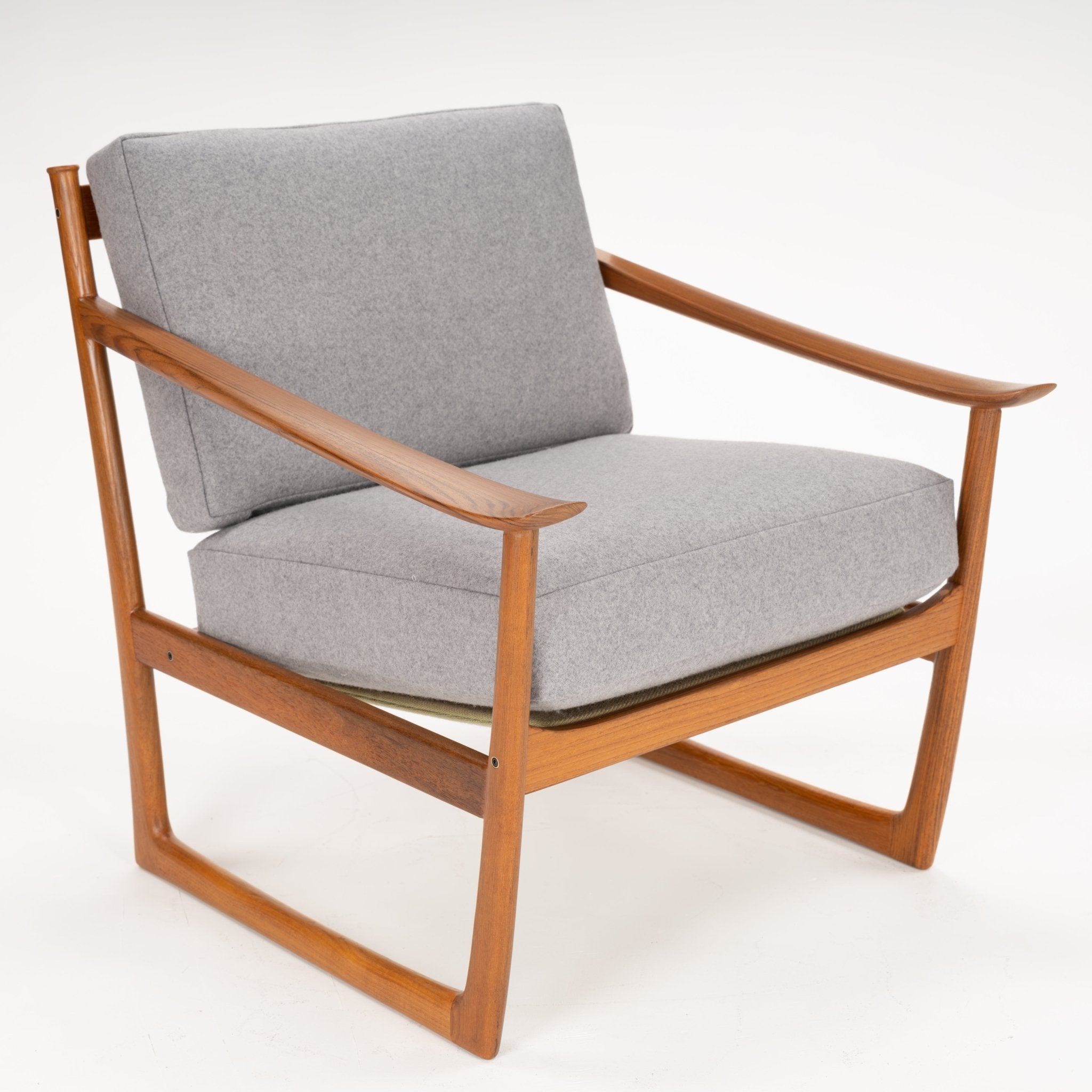 【値下げ中〜1/30】Peter Hvid &Orla Molgaardチェア Peter Hvidt & Orla Molgaard Model FD 130 Lounge Chair – Egg Culture