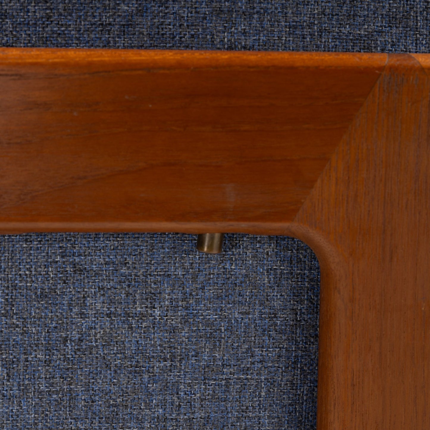 Peter Hvidt & Orla Molgaard Model FD 451 Daybed/Sofa close up of polished teak frame and blue woven upholstery vintage Danish furniture