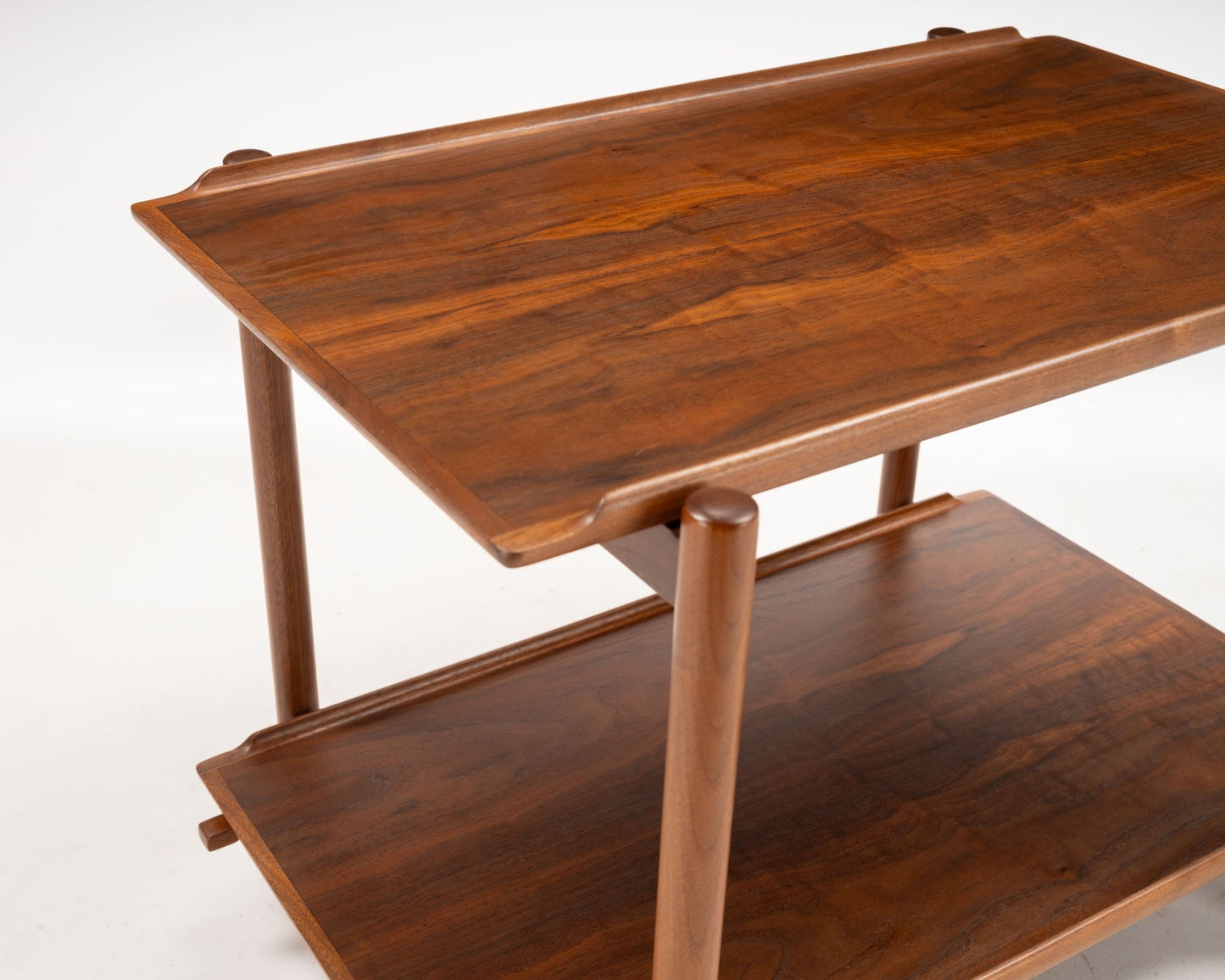 1950s Poul Hundevad Danish teak bar cart with expandable sliding top and two-tier serving shelves