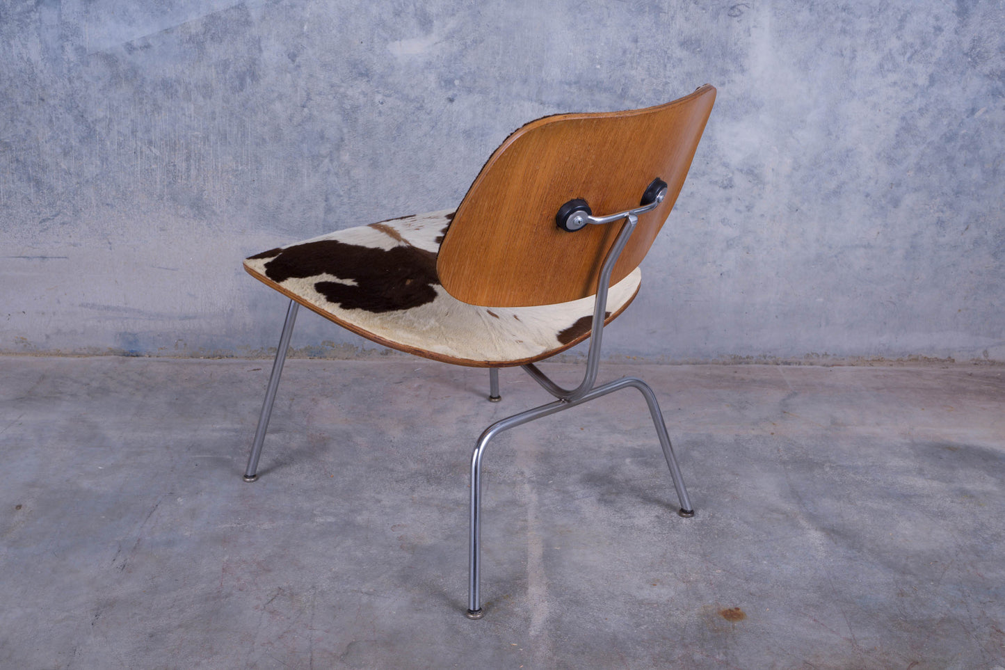 Eames Cowhide Lounge Chair