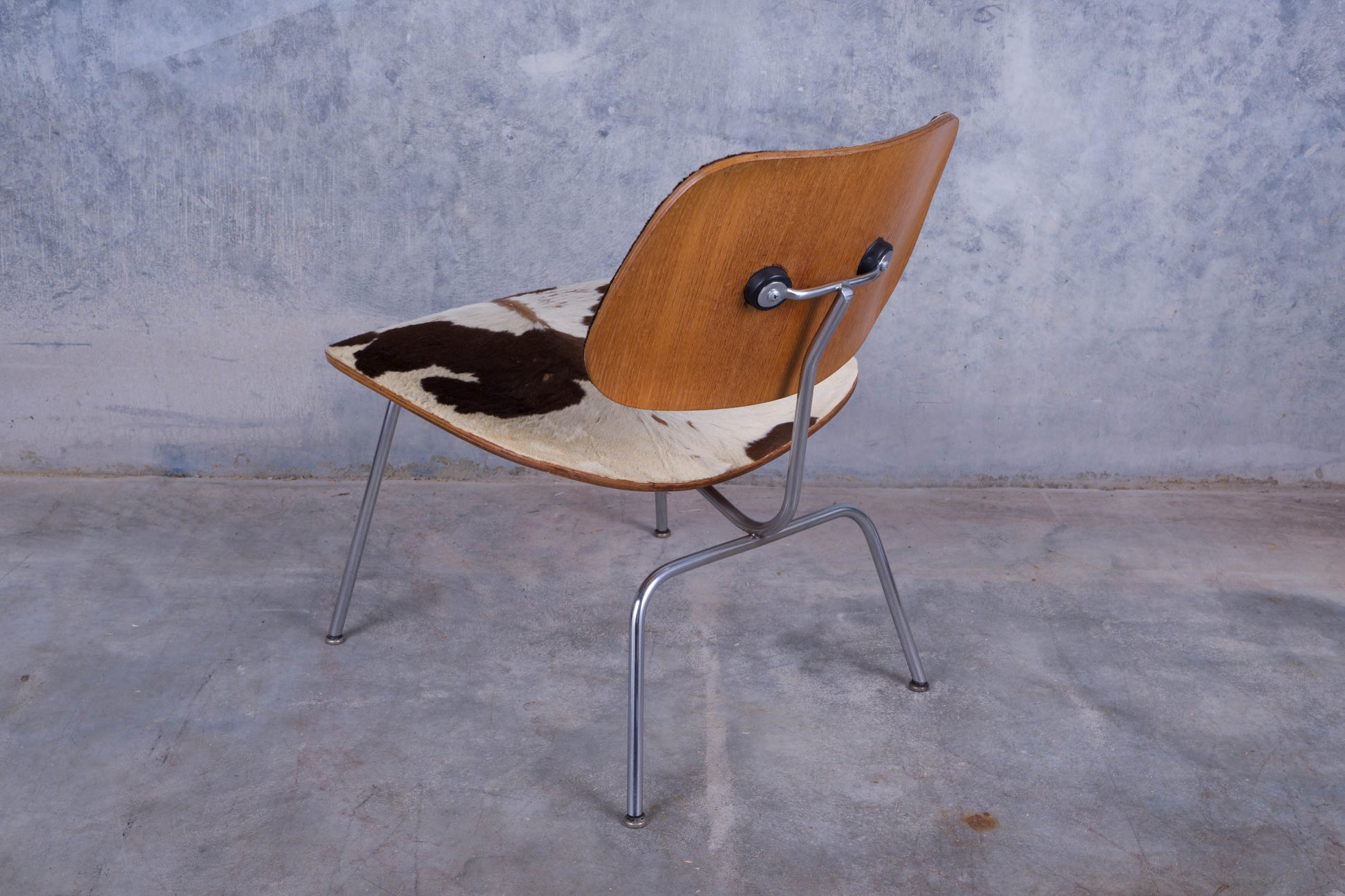 Eames Cowhide Lounge Chair