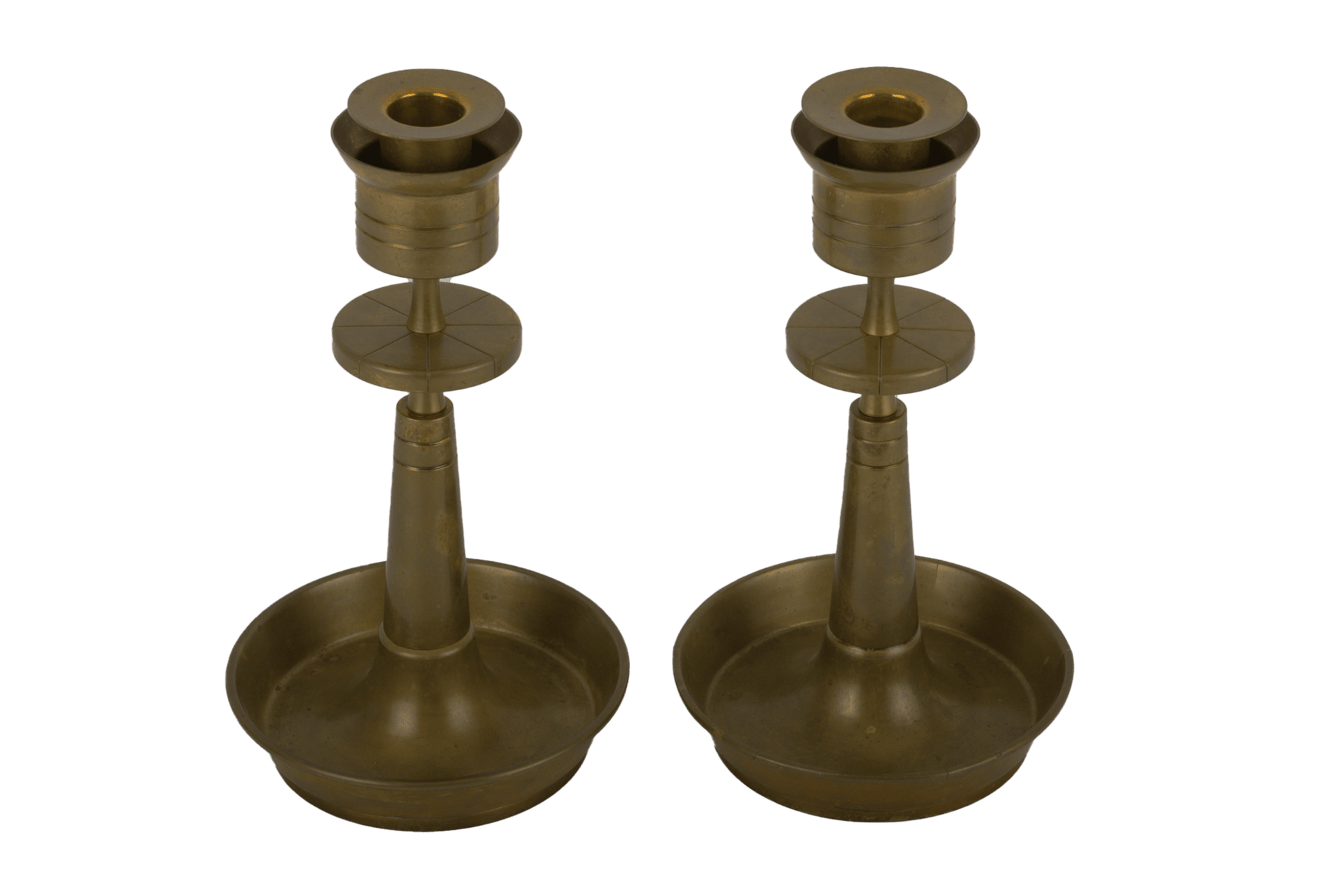 Pair of 1990s Tomi Parzinger waxed brass candle-holders with minimalist design from Dorlyn Silversmiths, USA.
